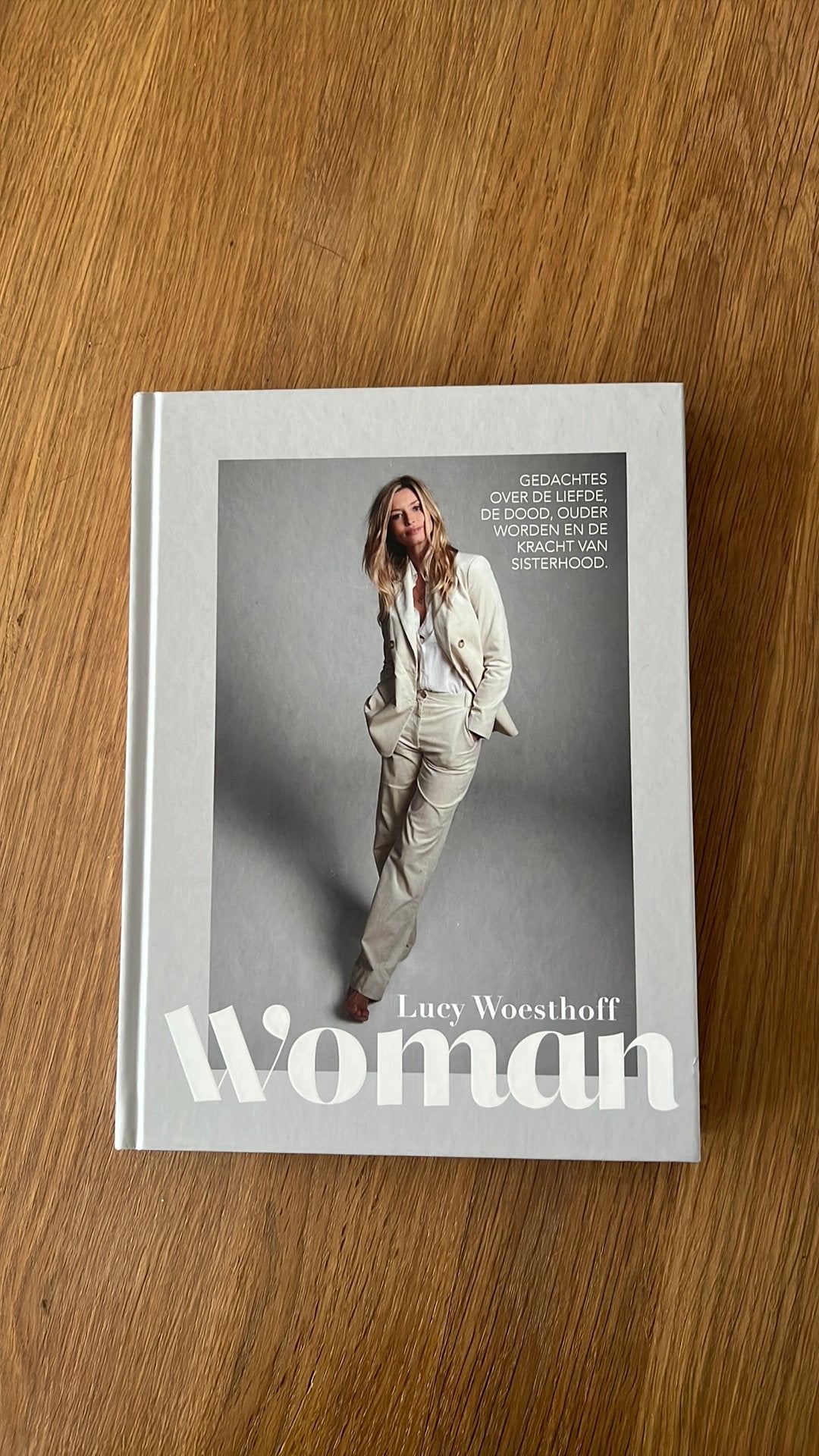 Boek “Woman” van Lucy Woesthoff, Ophalen of Verzenden, Zo goed als nieuw, Mode algemeen