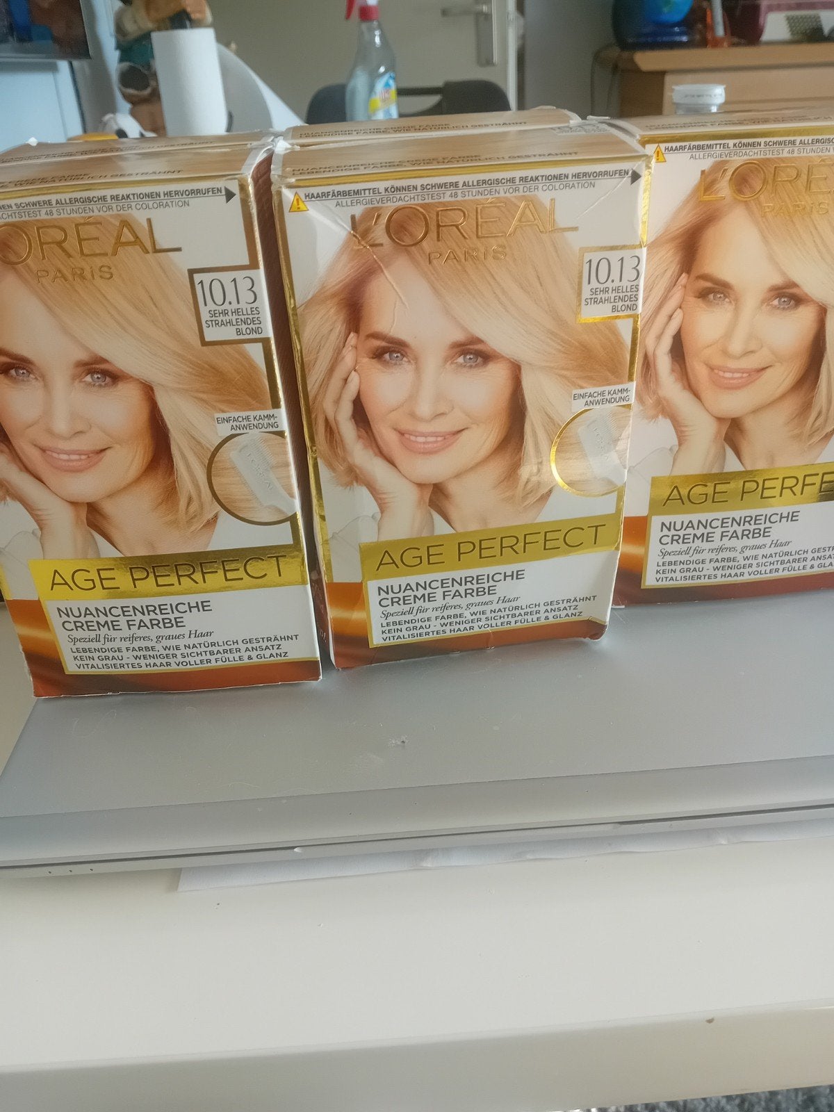 5x L'Oréal Age Perfect Haarverf 10.13 Zeer Licht Blond, Ophalen of Verzenden, Nieuw, Overige typen