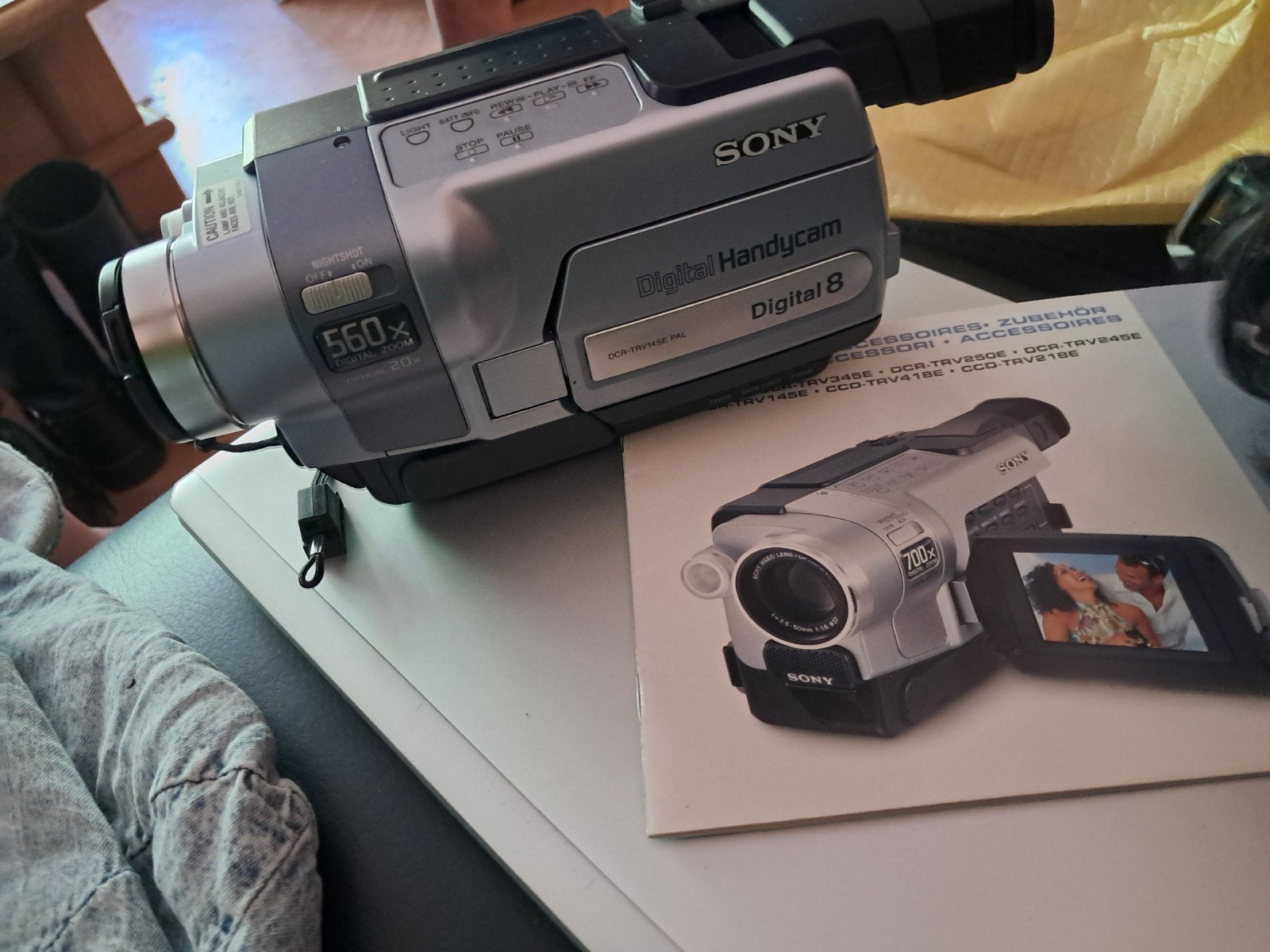Sony Handycam DCR-TRV145E met accessoires, Ophalen