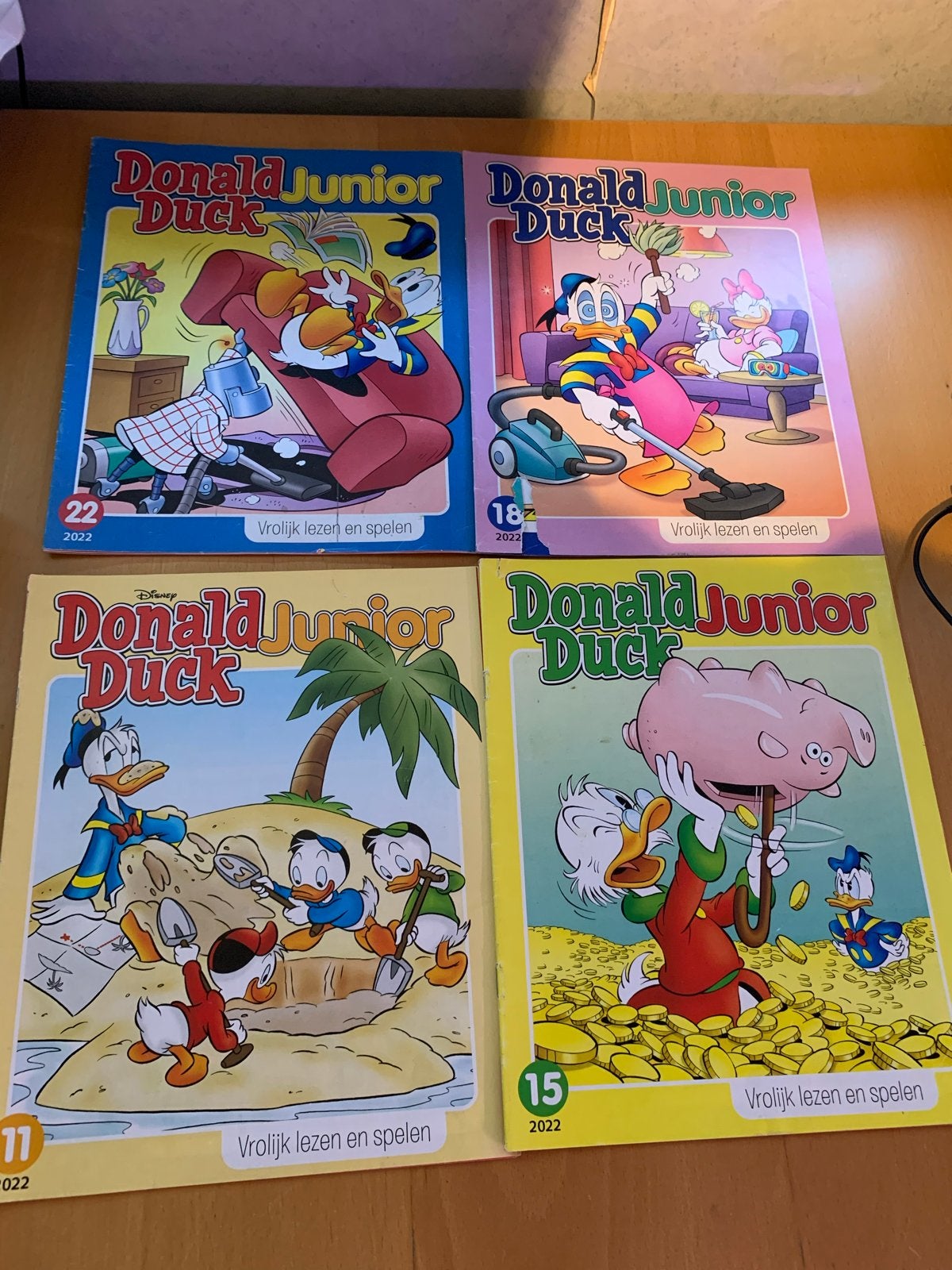 Donald Duck Junior - 17 stripboeken uit 2022, Meerdere stripboeken, Ophalen of Verzenden, Zo goed als nieuw