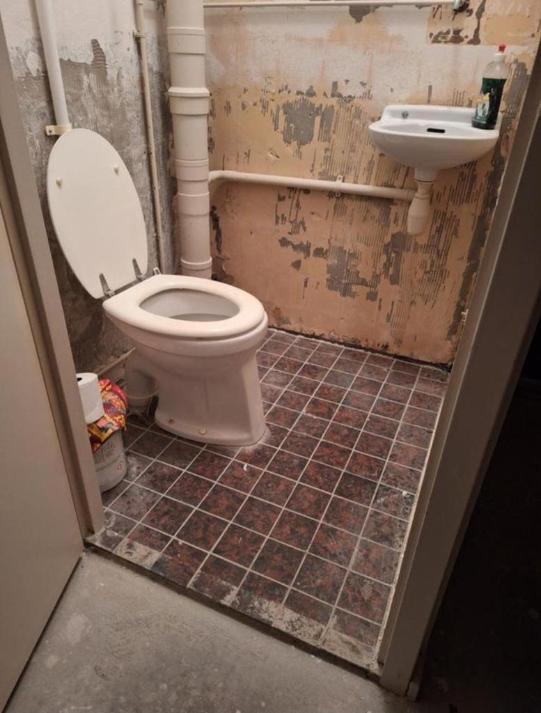 2x WC - zelf te demonteren, Doe-het-zelf en Verbouw, Sanitair, Ophalen, Toilet