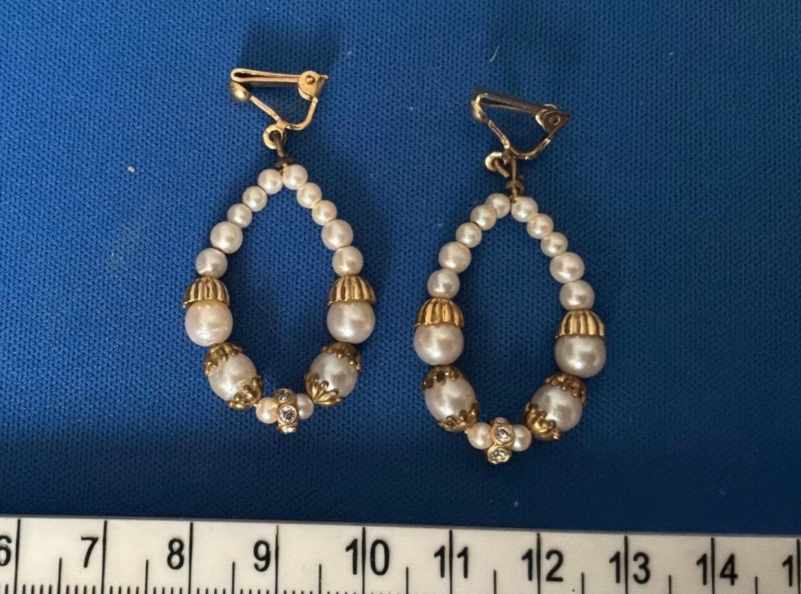 Elegante parel oorbellen met gouden accenten, Overige materialen, Hangers, Wit, Ophalen of Verzenden