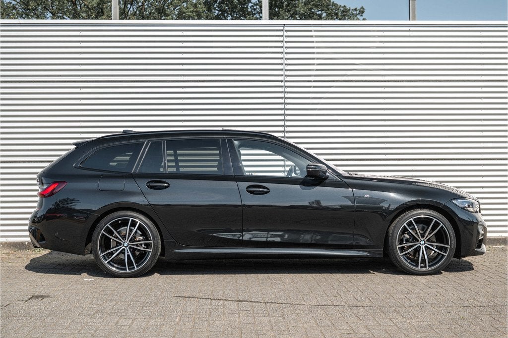 BMW 3 Serie Touring 320i High Executive Automaat / Panoramad, Automaat, 1998 cc, Achterwielaandrijving, Gebruikt