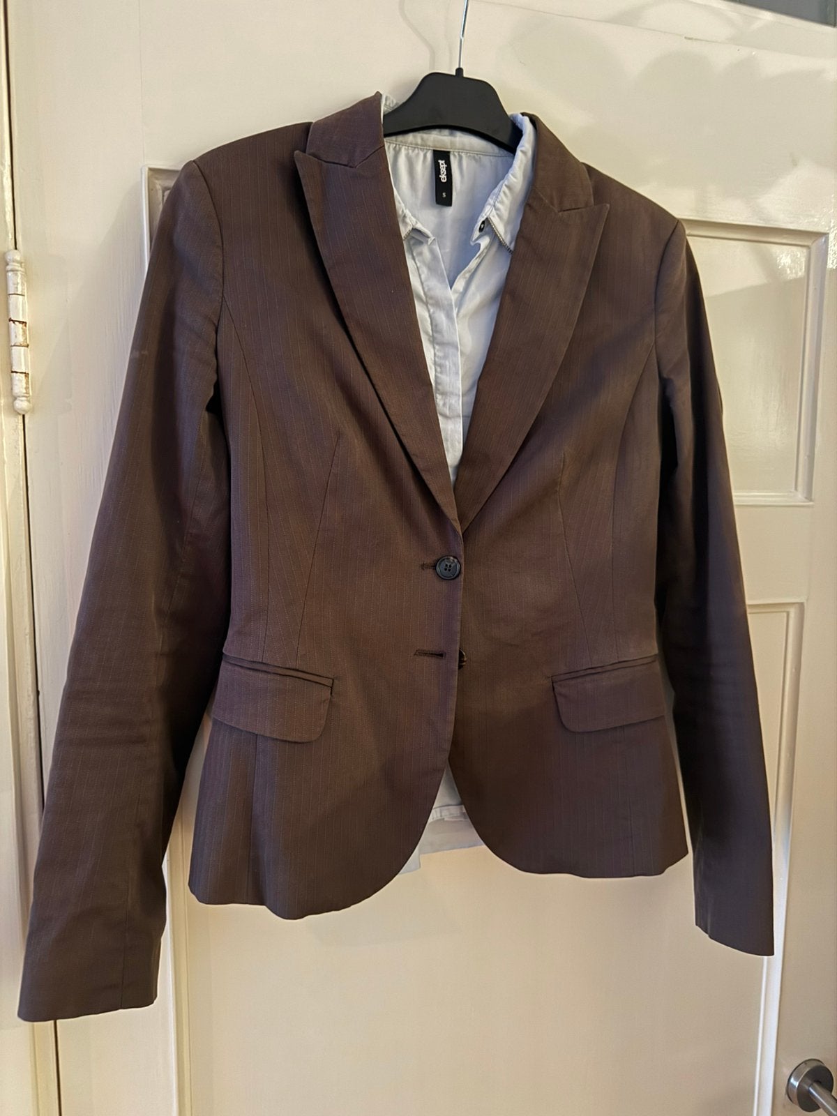 Jasje, colbert bruin met klein blauw streepje Sisley, Ophalen, Kostuum of Pak, Bruin, Maat 36 (S)
