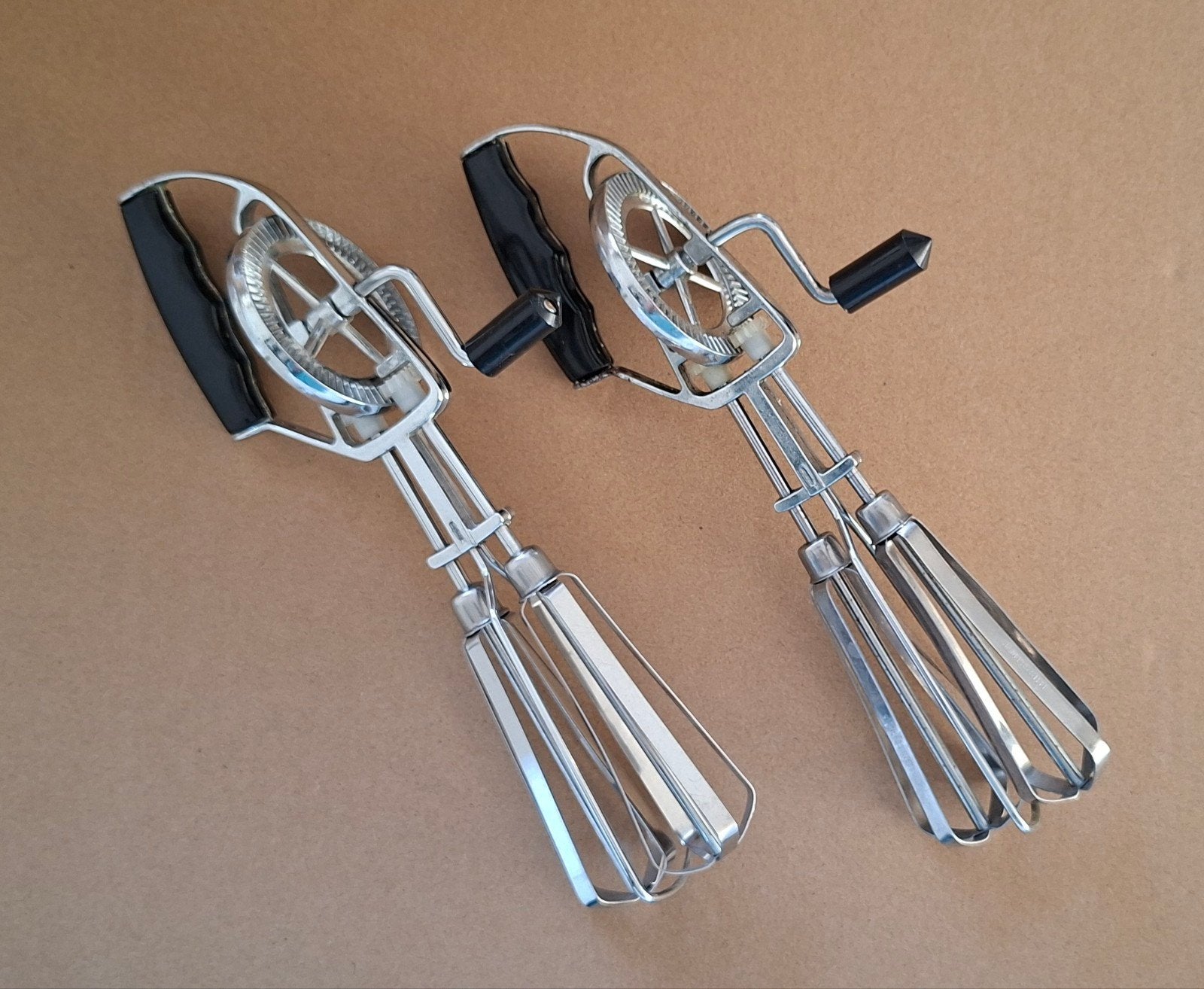 Handmixers 2 stuks, Minder dan 1 liter, Ophalen of Verzenden, Gebruikt, 1 snelheid