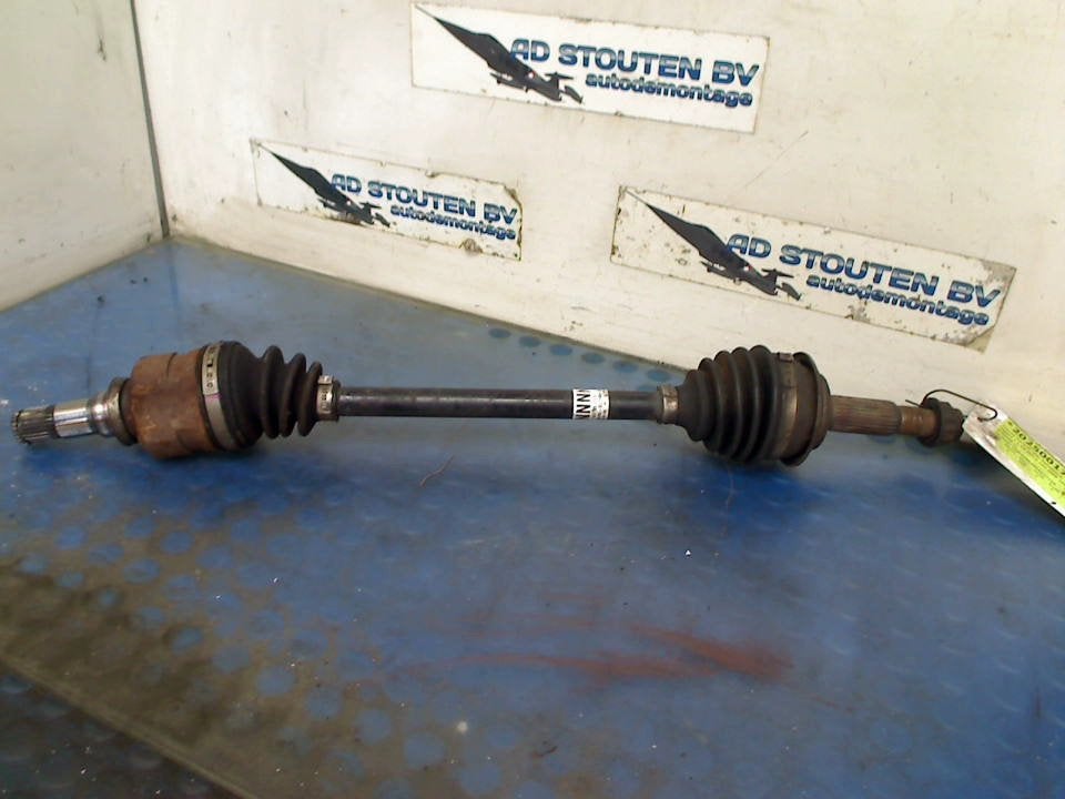 Aandrijfas Links Voor Toyota Yaris II (P9) 2009 434200D240A, Gebruikt, Kundenbetreuung@toyota.de, Toyota-Allee 2, Köln 50858, , Duitsland