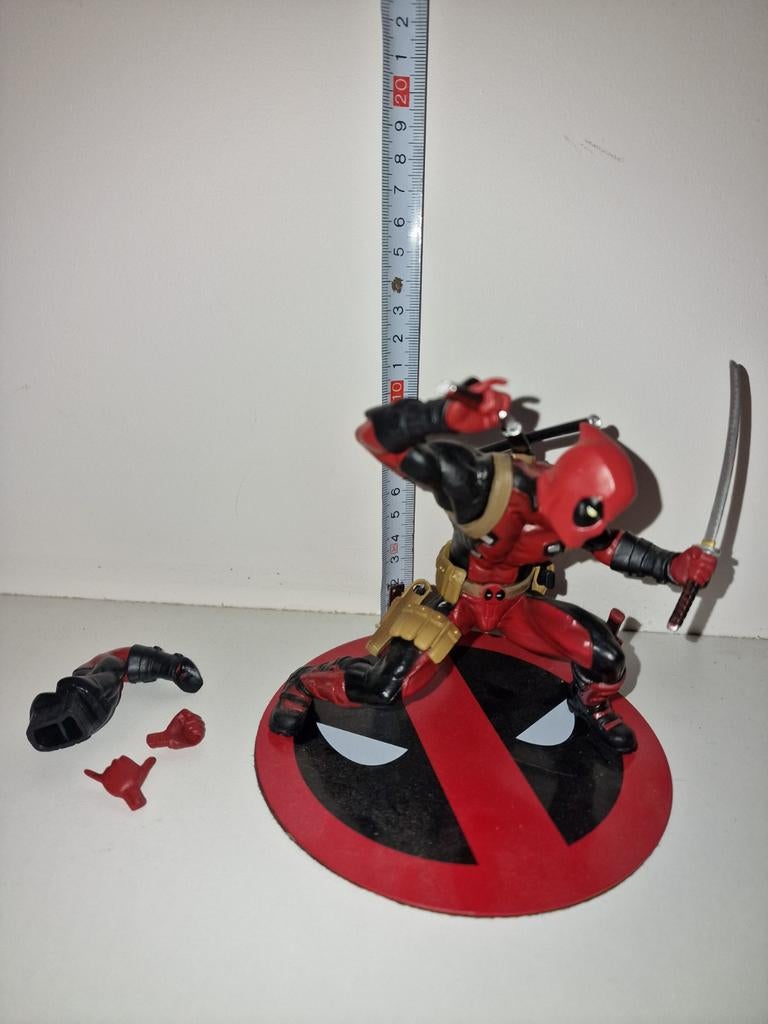 Deadpool beeldje met verwisselbare onderdelen, Ophalen of Verzenden, Gebruikt