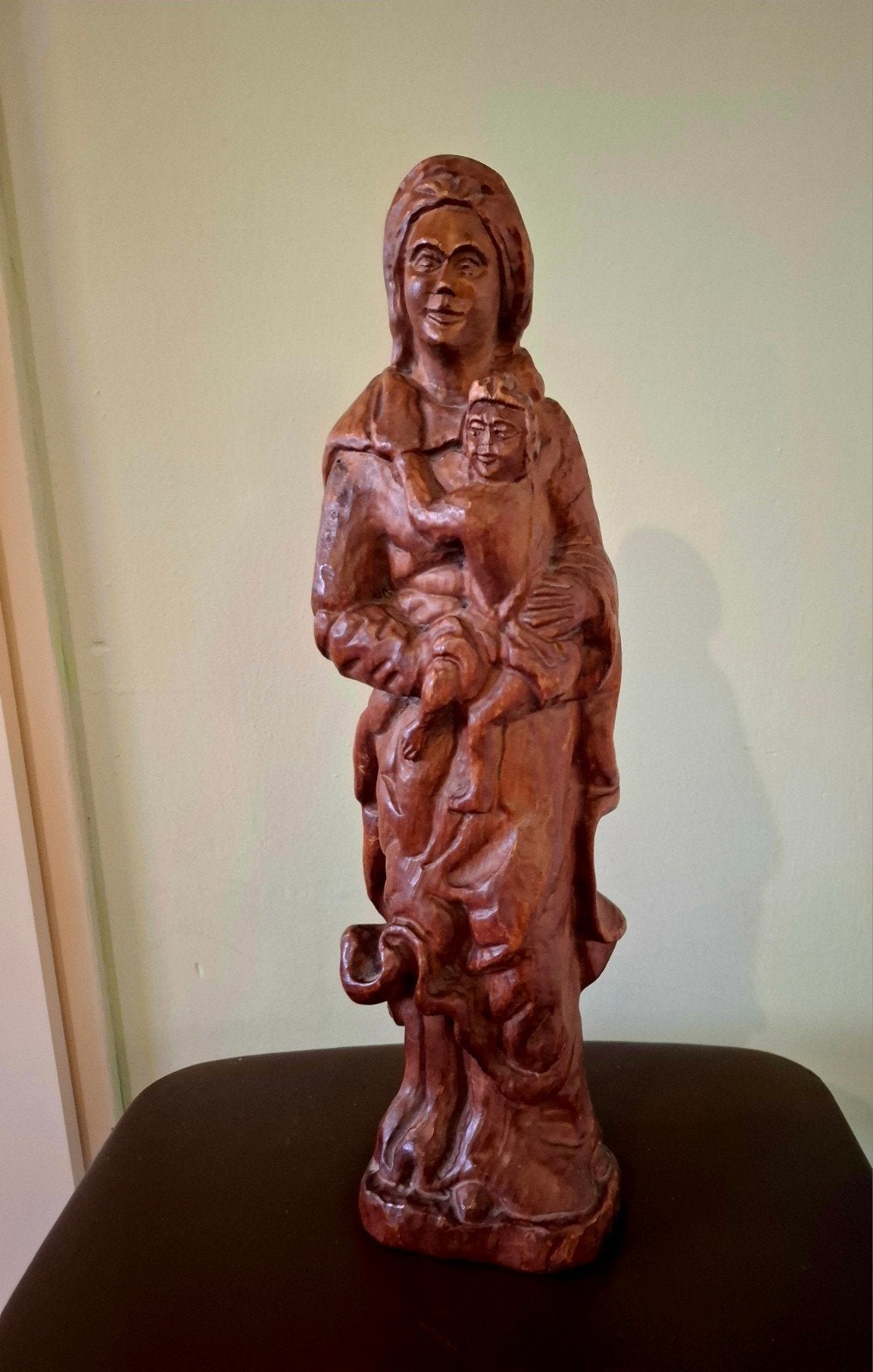 Maria met kindje Jezus - Houten beeld uit Mechelen, ca. 1930, Ophalen of Verzenden, Handgemaakt, 20 - 50 cm, Beeld
