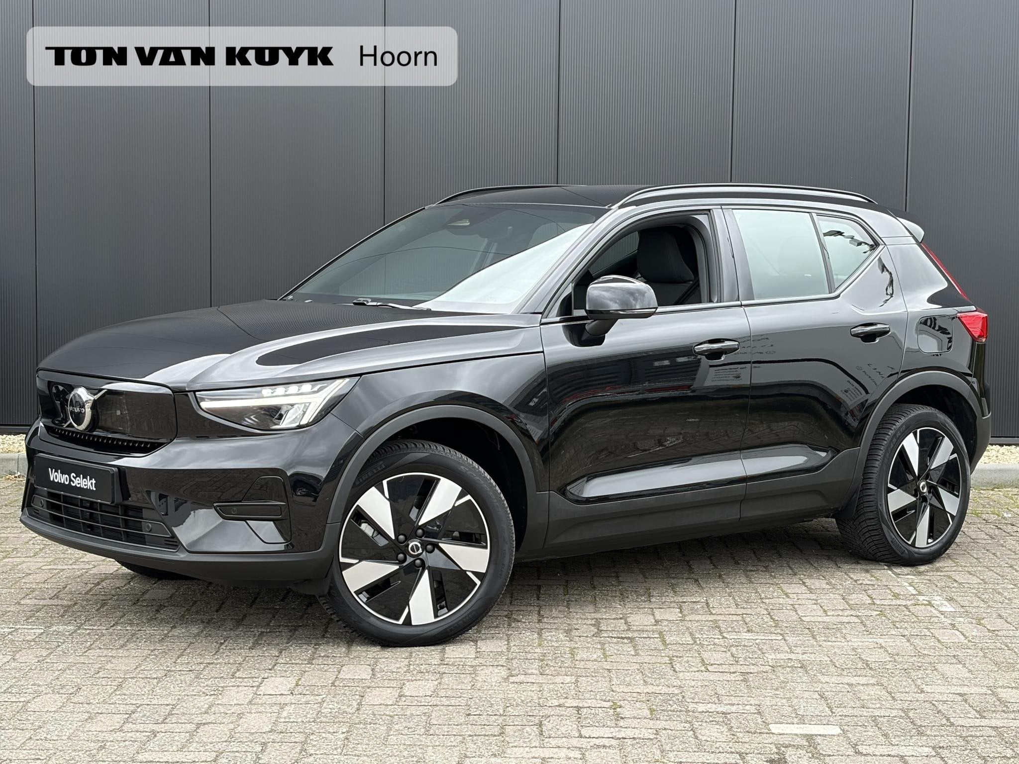 Volvo EX40 Single Motor Extended Range Plus 82 kWh Elektr. s, Auto's, Automaat, Gebruikt, Volvo Selected Used Cars, Zwart