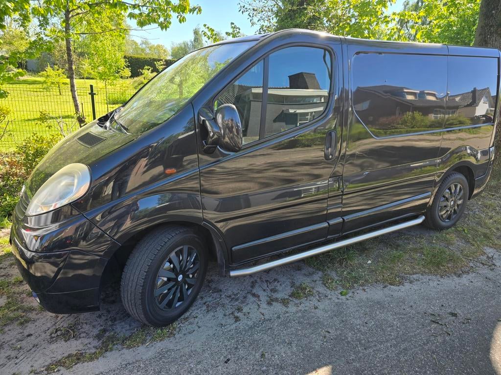 Opel Vivaro 2.0 Cdti 84KW E4 2.7T L1h1 2007 zwart 6 bak, Auto's, Bestelauto's, ABS, Airbags, Airconditioning, Boordcomputer, Centrale vergrendeling
