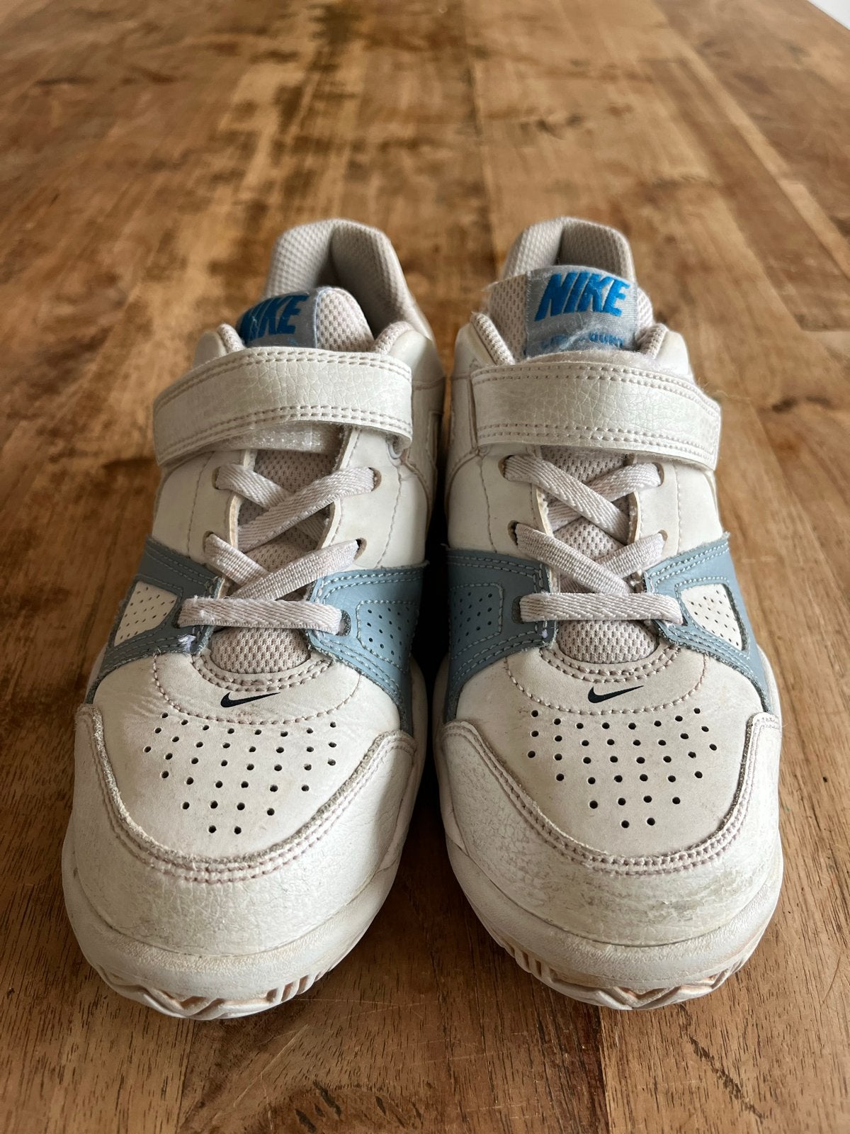 Nike tennisschoen/gymschoen maat 33, Sport en Fitness, Ophalen of Verzenden, Gebruikt, Schoenen, Nike