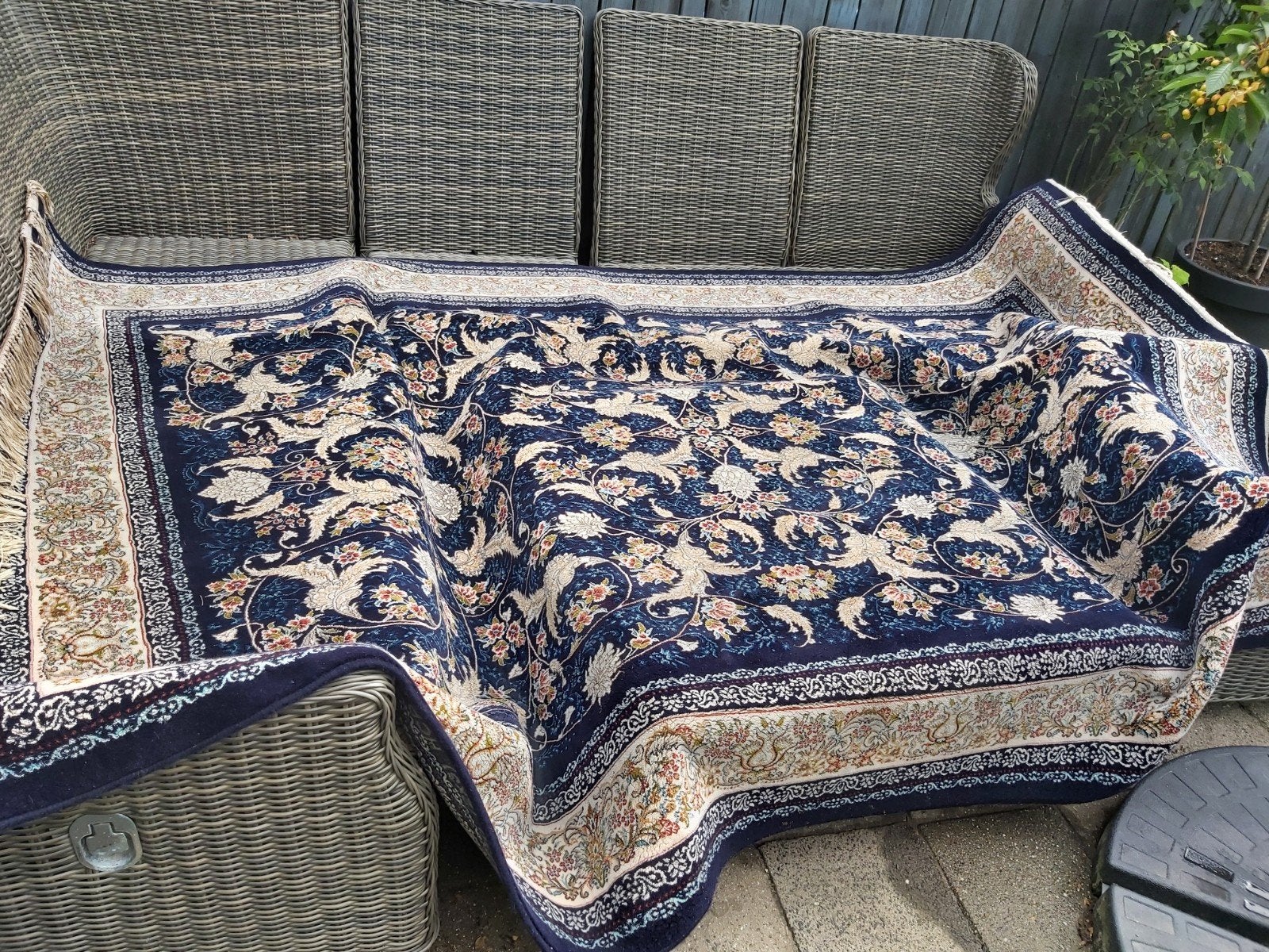 Prachtig Perzisch tapijt - Blauw met bloemmotief, 100 tot 150 cm, Ophalen of Verzenden, Zo goed als nieuw, 150 tot 200 cm