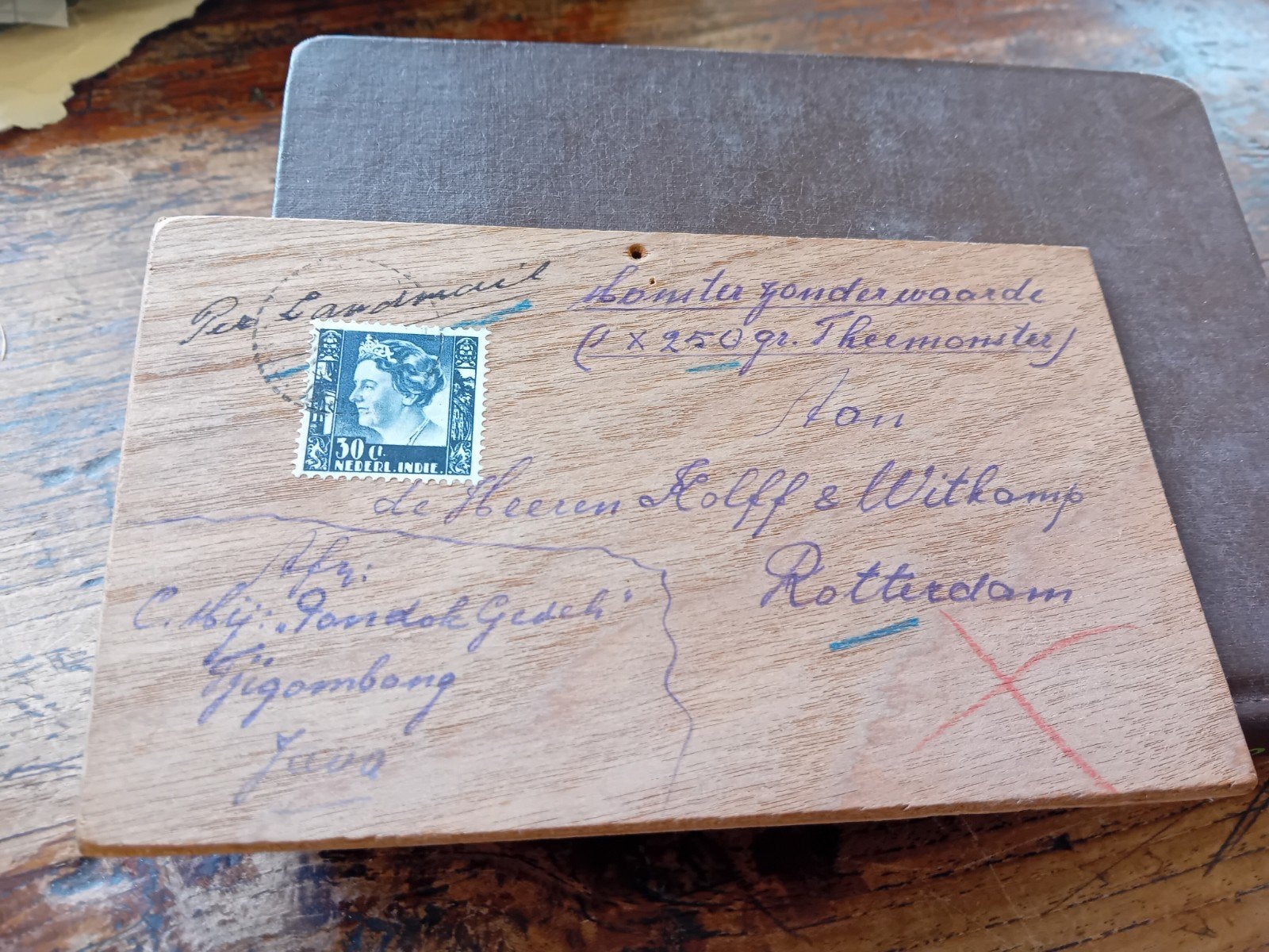 Antiek houten postpakket-label theemonster Nederlands-Indië, Ophalen of Verzenden, Voor 1920, Overijssel