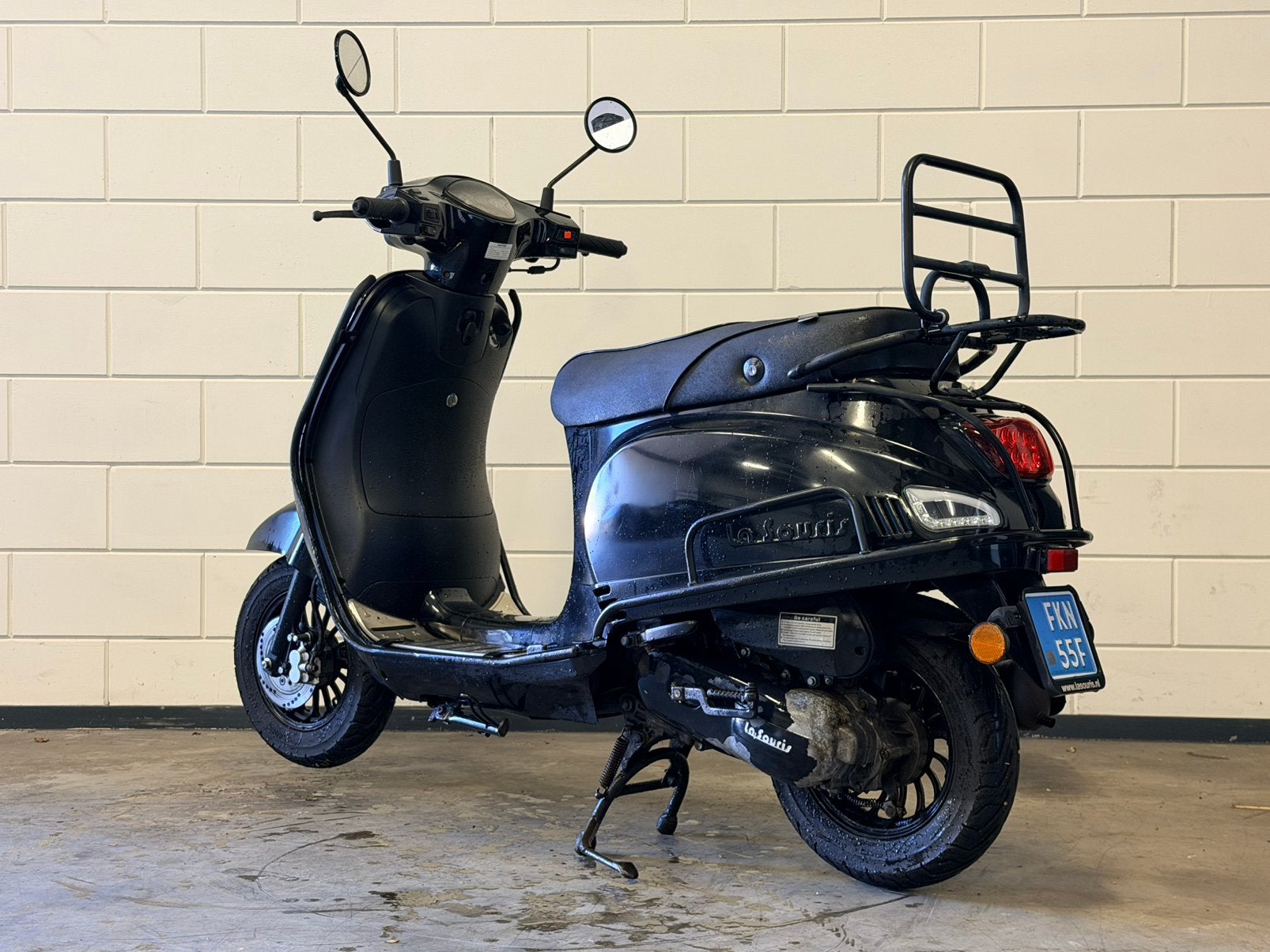 La Souris Vespa look 4T 2022 13.000km zwart snorscooter snor, Ophalen, Zo goed als nieuw, Benzine, Maximaal 25 km/u