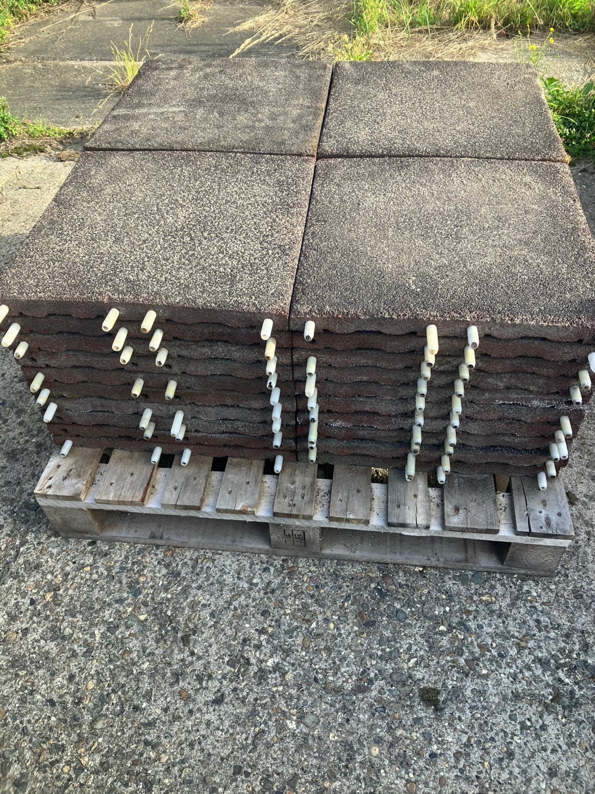 40 vochtdoorlatende rubberen tegels 50x50x4cm, Dieren en Toebehoren, Q, Q, Q