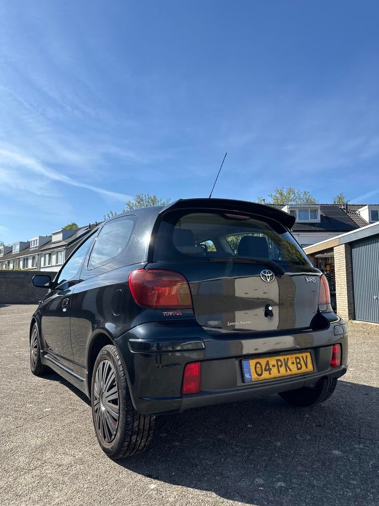 Toyota Yaris 1.5 16V Vvti 3DR T Sport 2004 Zwart, Auto's, Toyota, Voorwielaandrijving, Euro 5, 4 cilinders, 400 kg