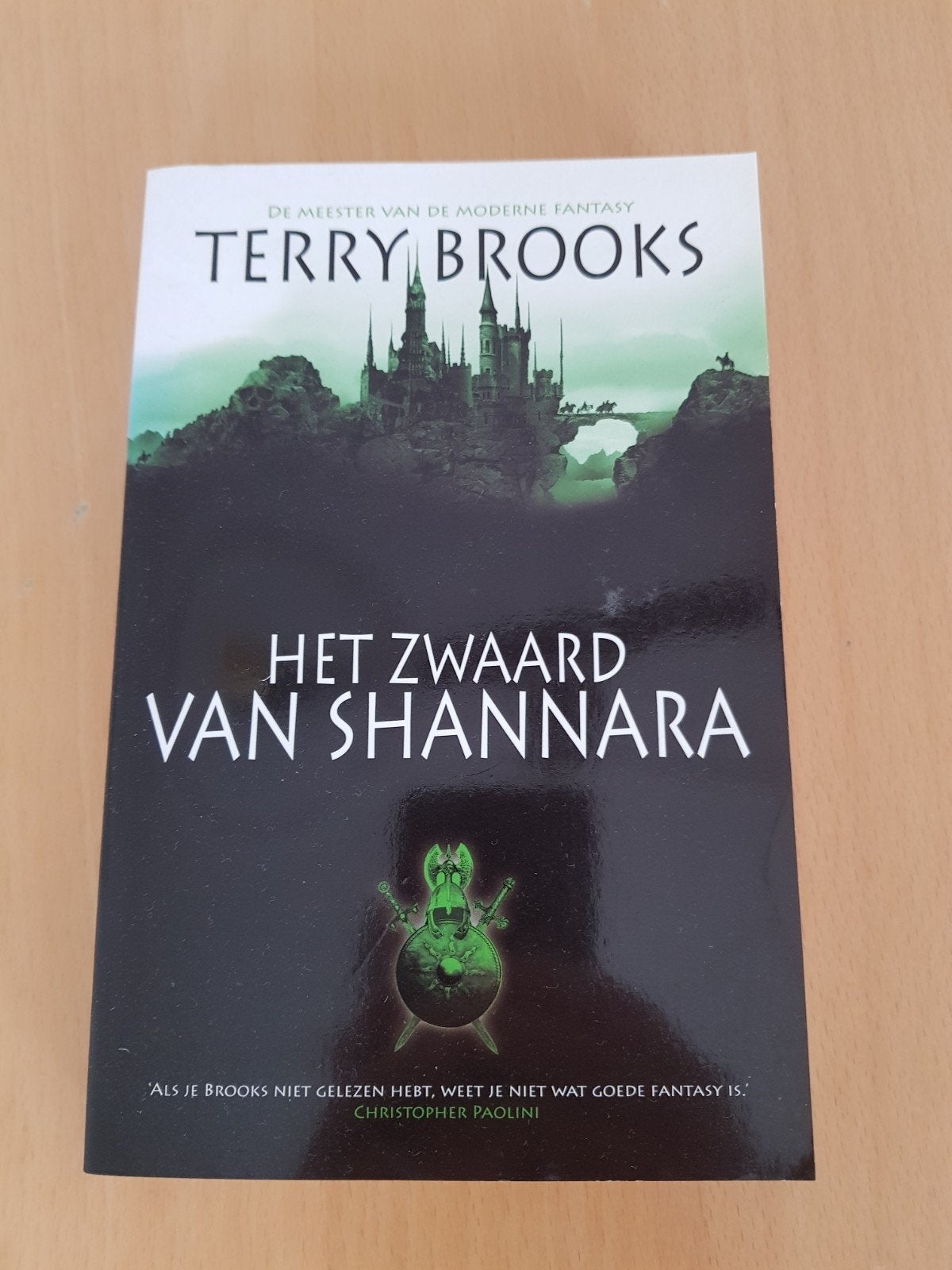 Het Zwaard van Shannara - Terry Brooks, Ophalen of Verzenden, Zo goed als nieuw