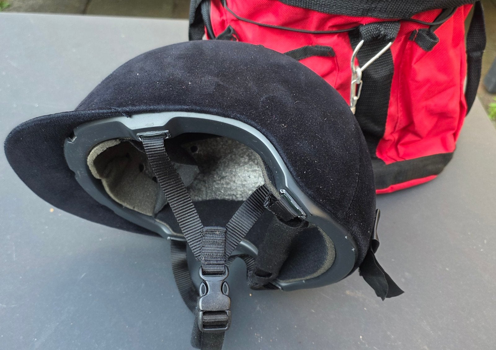 Dames paardrijcap + tas, Ophalen of Verzenden, Gebruikt
