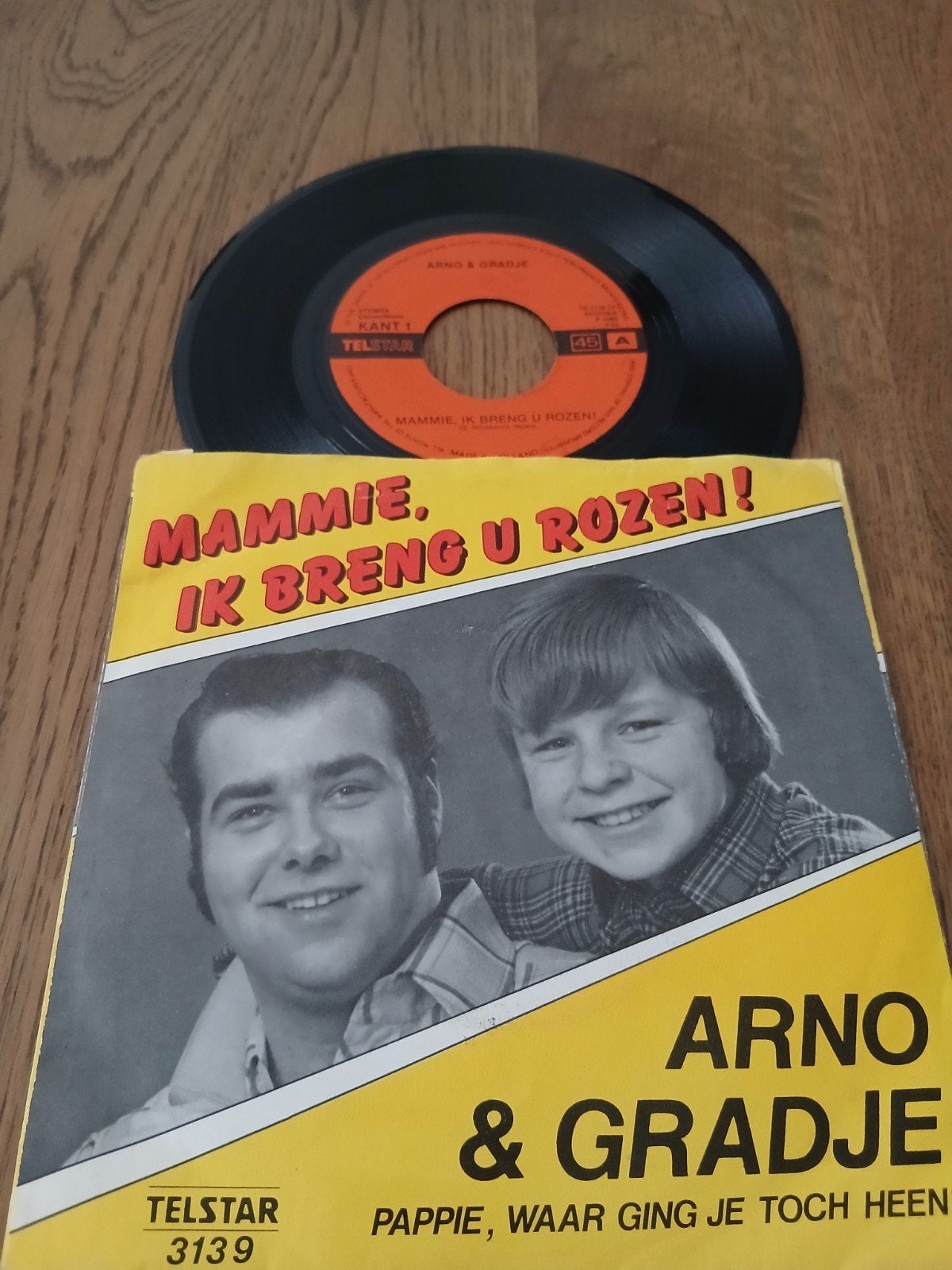 VINYL SINGLE  ARNO & GRADJE  1980, Cd's en Dvd's, Vinyl | Nederlandstalig, Verzenden, Zo goed als nieuw, Overige formaten, Levenslied of Smartlap