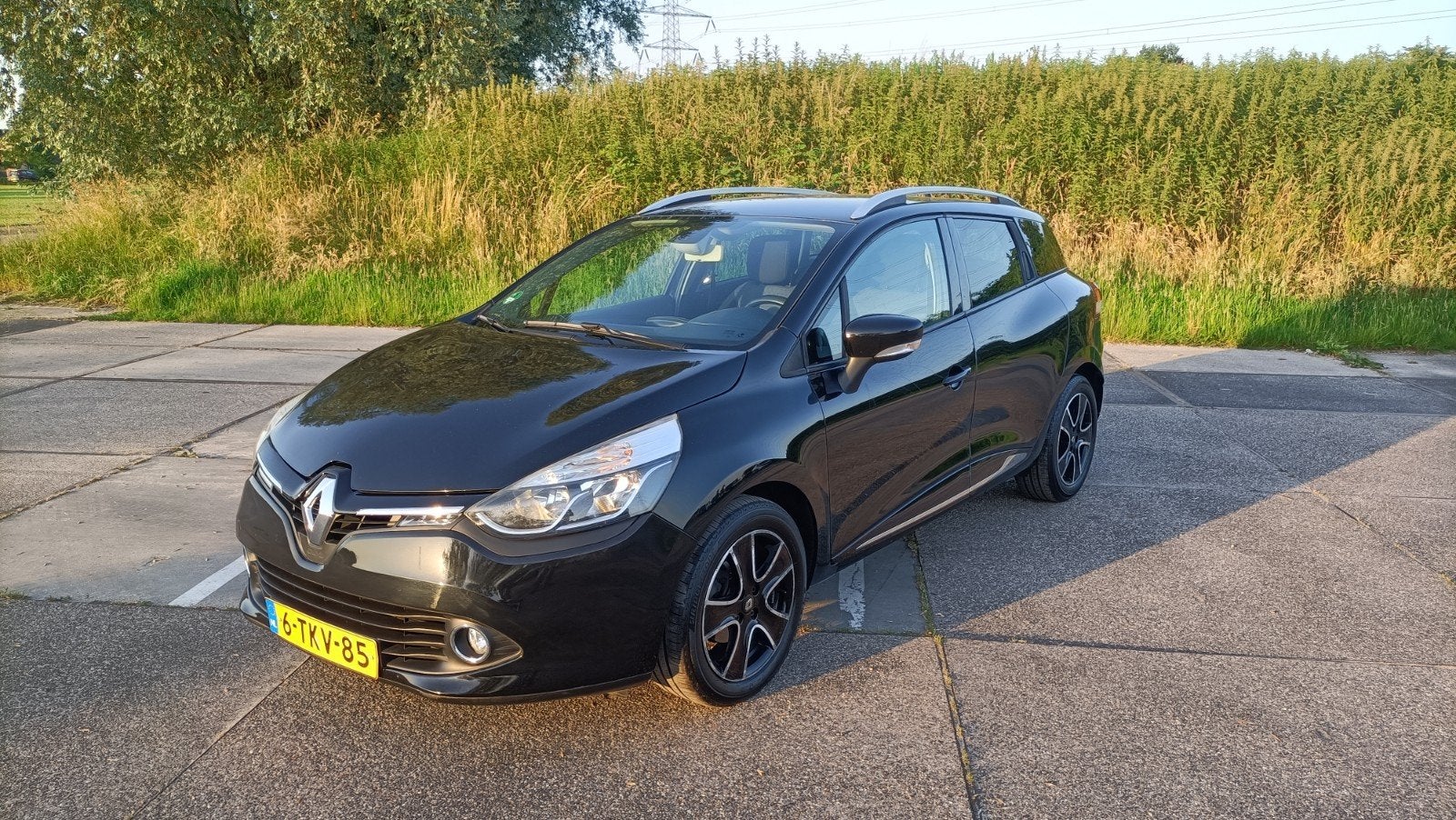 Renault Clio 1.5 DCI 66KW Estate 2014 met 174000 km, Auto's, Renault, Stof, 4 cilinders, 1096 kg, Zwart