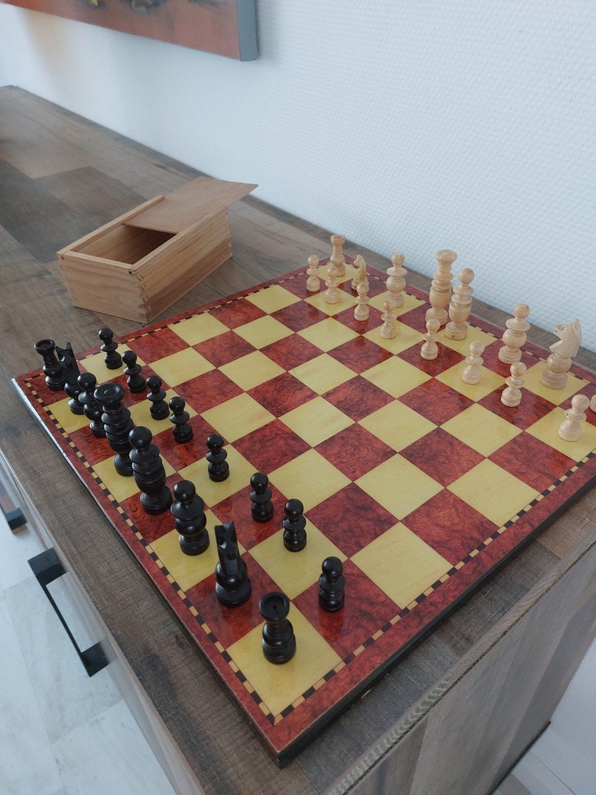 Schaakbord 39x39 cm glanzend met schaakstukken, Een of twee spelers, Ophalen of Verzenden, Zo goed als nieuw
