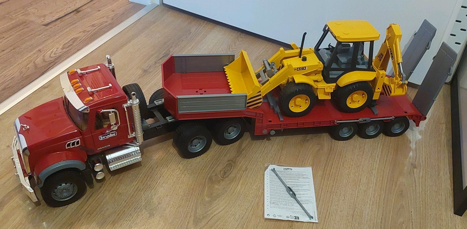 Bruder 2813 mack granite wagen met dieplader & baggerlader, Ophalen of Verzenden, Zo goed als nieuw
