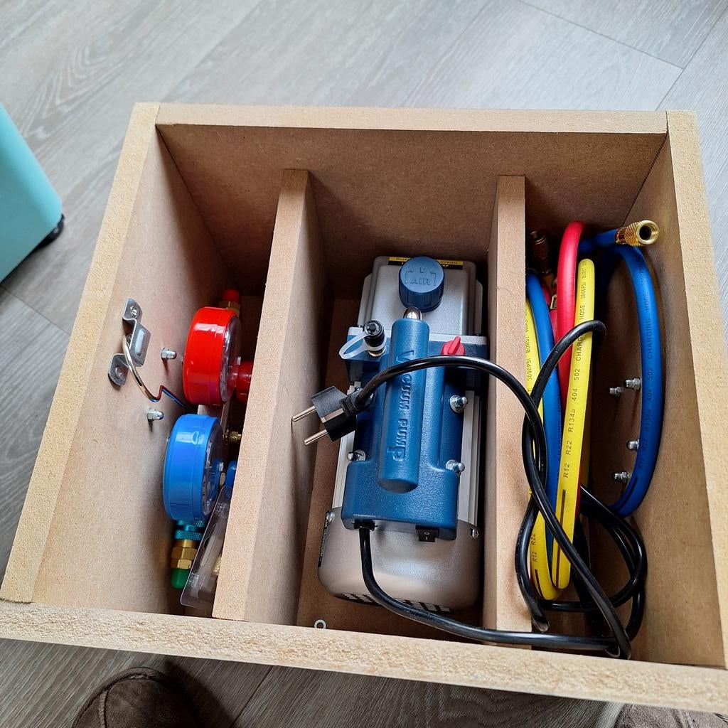 Vacumeerpomp  te huur  voor airco te vacumeren., Minder dan 25 liter, Ophalen, Nieuw