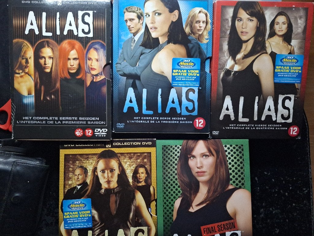 alias 1 t/m. 5  compleet, Engels, Nederlands, Ophalen of Verzenden, Zo goed als nieuw