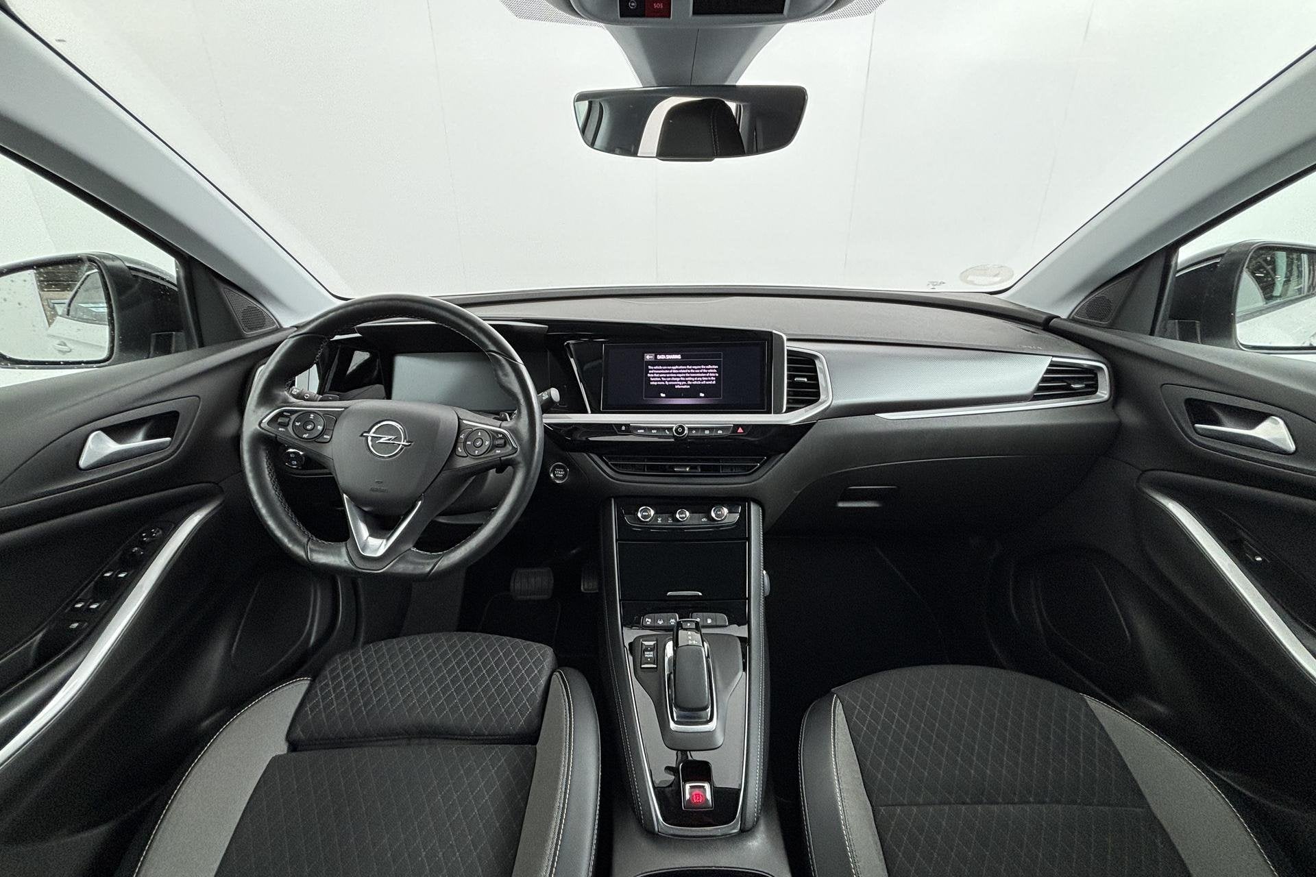 Opel Grandland 1.6 Turbo Plug-In Hybrid Business Elegance -, Euro 6, 4 cilinders, Leder en Stof, Wit
