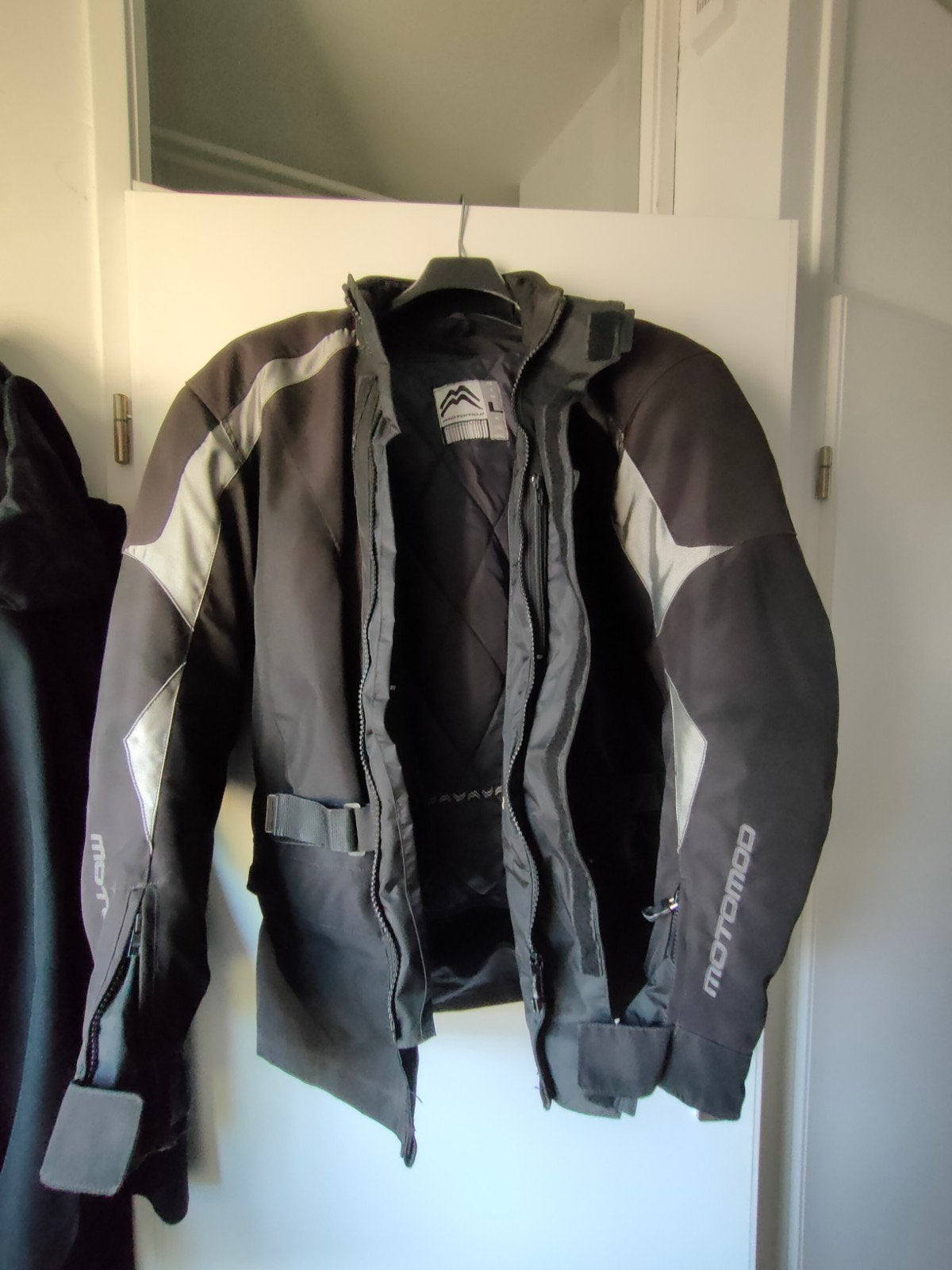 Mooie motorjas (L) met bescherming en afritsbare voering, Motoren, Kleding | Motorkleding, Ophalen, Tweedehands, Jas | textiel