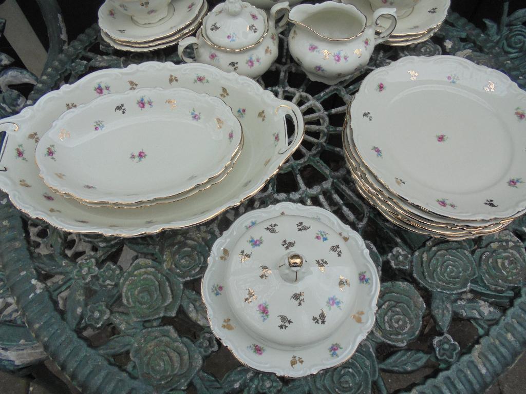 Servies delen Spenzo Marja vol kleine bloemetjes / roze roos, Antiek en Kunst, Antiek | Servies los, Ophalen of Verzenden