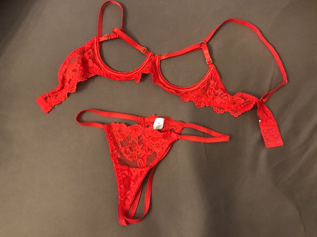Rood kanten setje bh met open kruis string, Verzenden, Rood, Setje