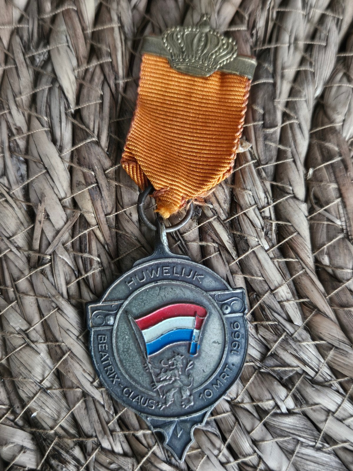 Huwelijks medaille Beatrix en Claus, Ophalen, Overige materialen