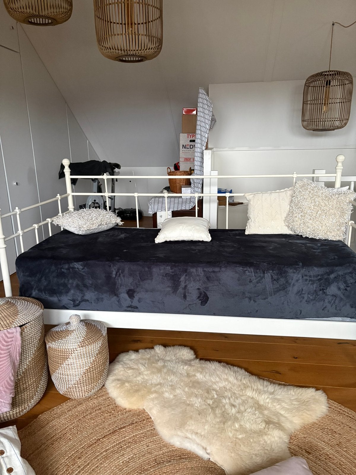 Bed/ bedbank van metaal, Ophalen, 90 cm, Eenpersoons, Zo goed als nieuw