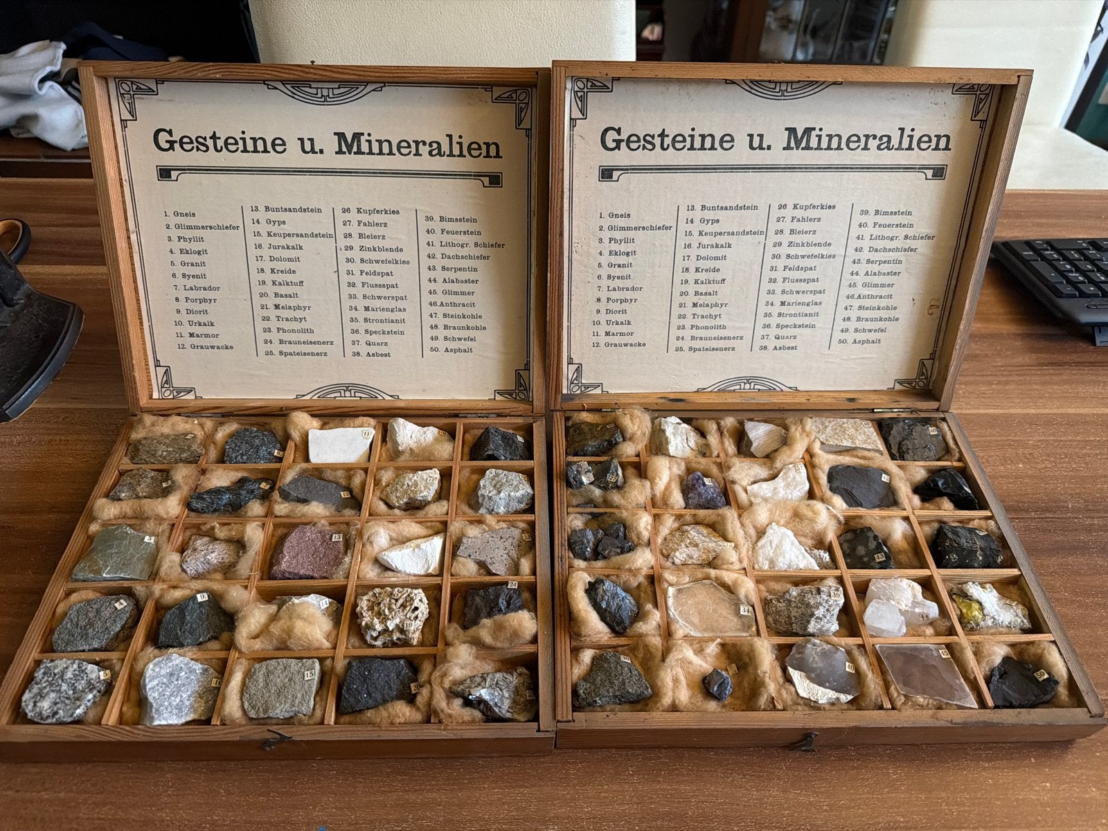 Vintage Mineralen- en Gesteenteverzameling (2 dozen), Verzamelen, Mineralen en Fossielen, Ophalen of Verzenden, Mineraal