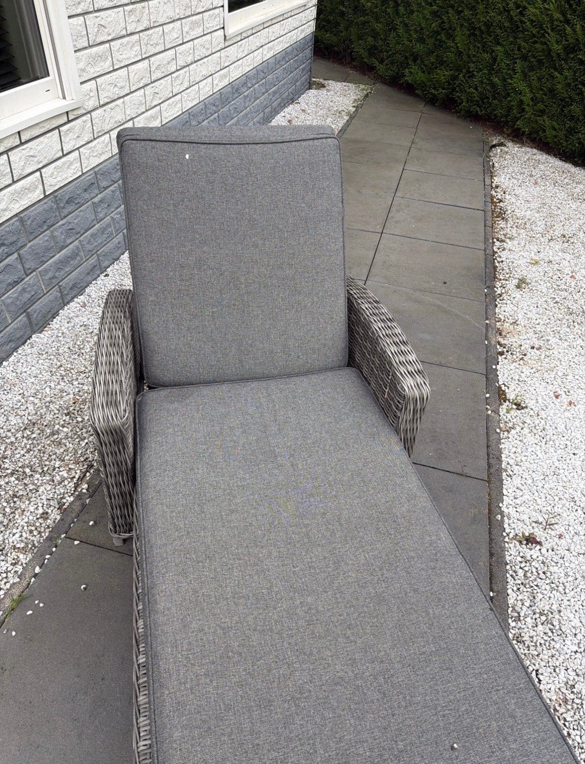 Comfortabel Loungebed - Grijs Wicker met Kussens, Ophalen, Gebruikt, Wicker