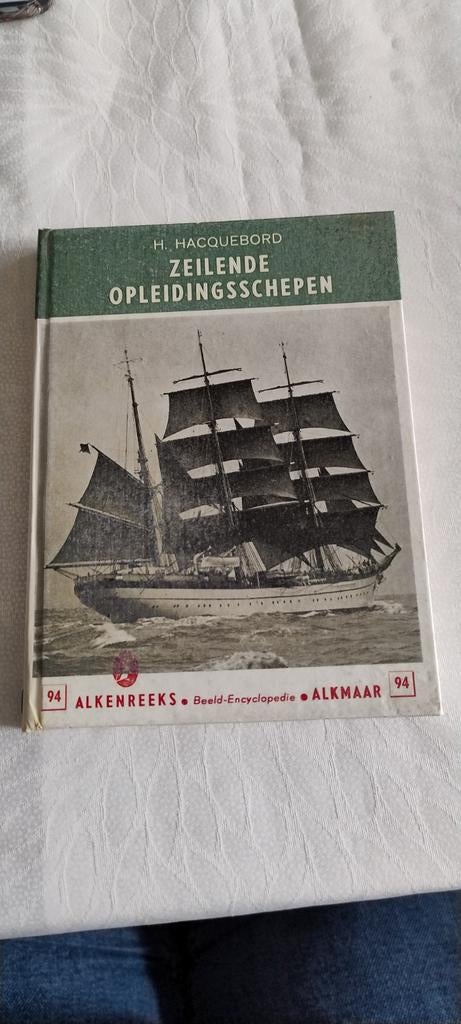 Zeilende Opleidingsschepen - H. Hacquebord, Ophalen of Verzenden, Gelezen, Overige onderwerpen, H. Hacquebord