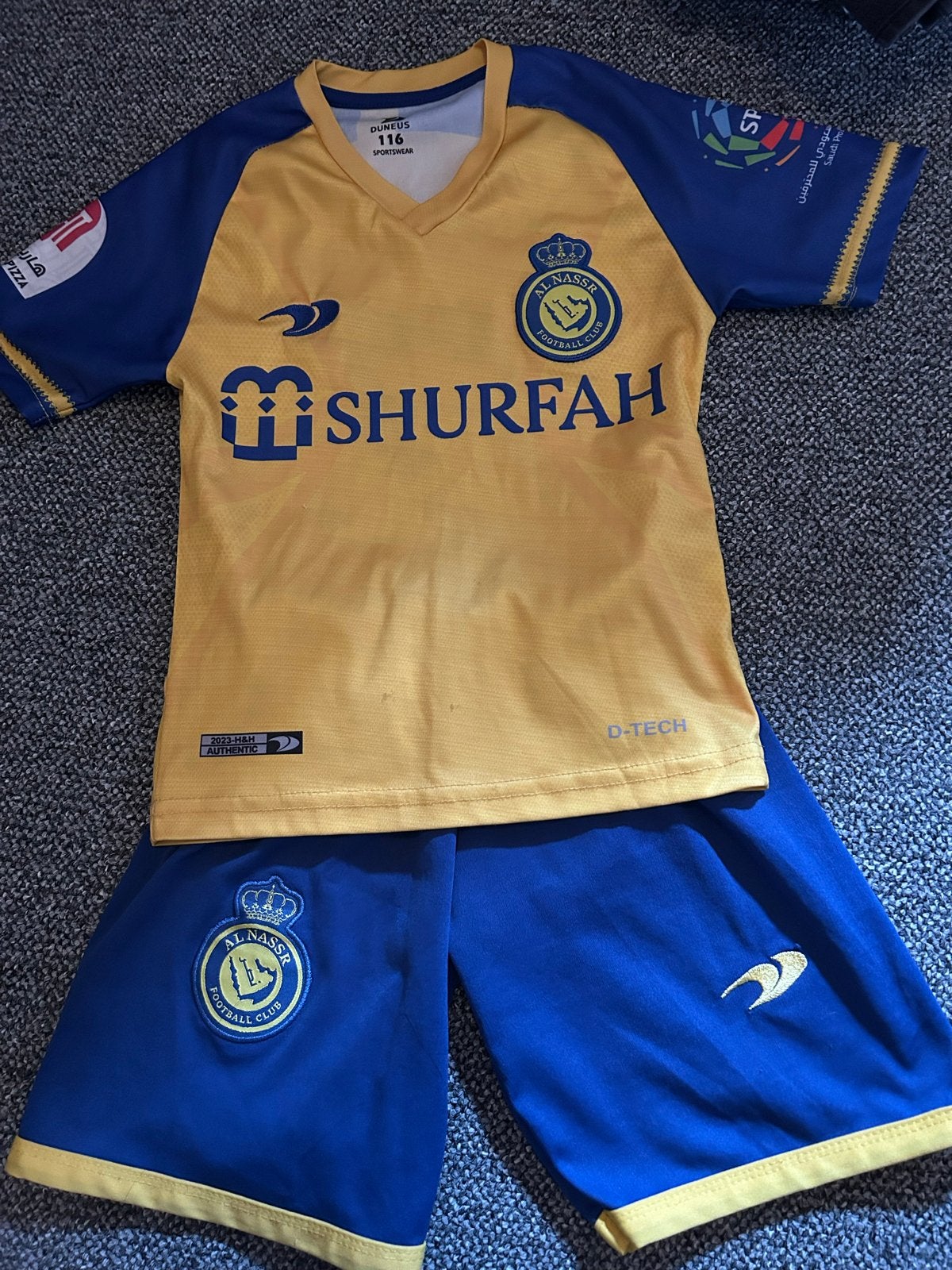 Ronaldo Al Nassr Voetbaltenue Maat 116 Nummer 7, Kinderen en Baby's, Kinderkleding | Maat 116, Ophalen of Verzenden, Zo goed als nieuw