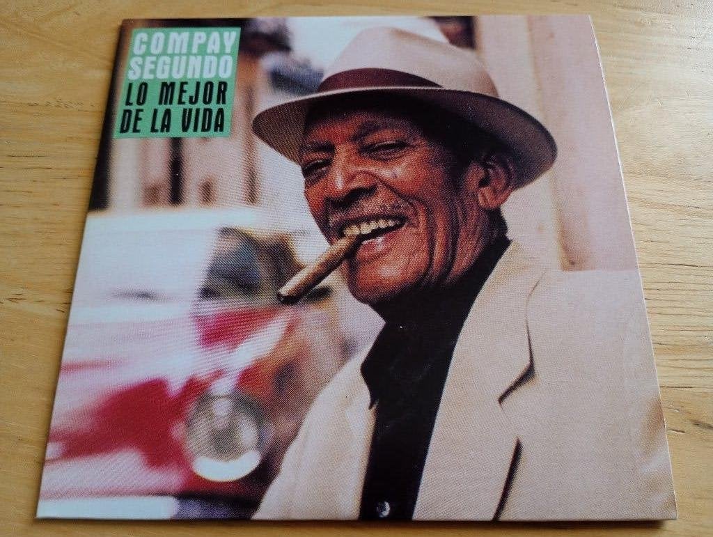 CD Compay Segundo - Lo Mejor De La Vida, Cd's en Dvd's, Cd's | Wereldmuziek, Verzenden, Zo goed als nieuw, Album