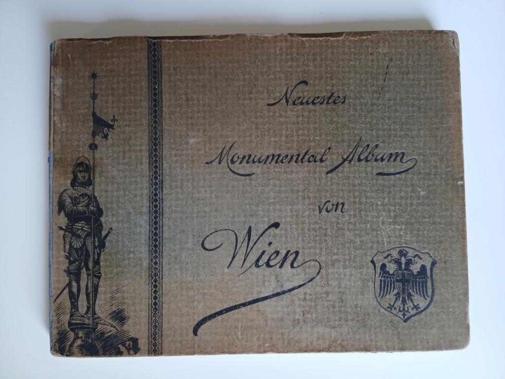 Oud album Wenen 1900, Boeken, Geschiedenis | Stad en Regio, Ophalen of Verzenden, 20e eeuw of later, Gelezen