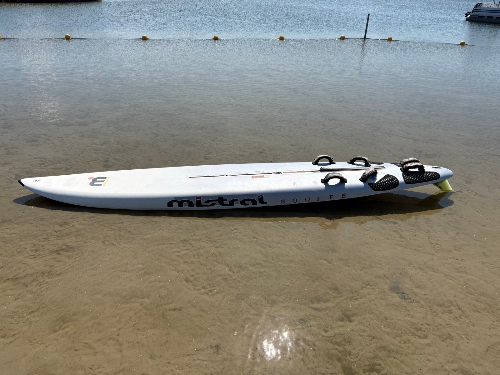 Mistral Equipe 372 Windsurfplank - Klassieke Plank, Watersport en Boten, Windsurfen, Ophalen, Mistral, Gebruikt, 300 cm of meer