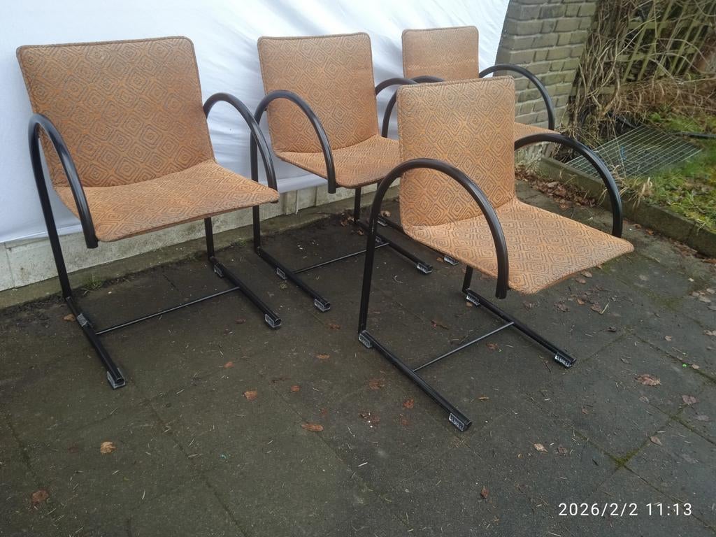 Set van vier postmoderne Metaform ‘Cirkel’ eetkamerstoelen., Ophalen, Overige kleuren, Zo goed als nieuw, Vier