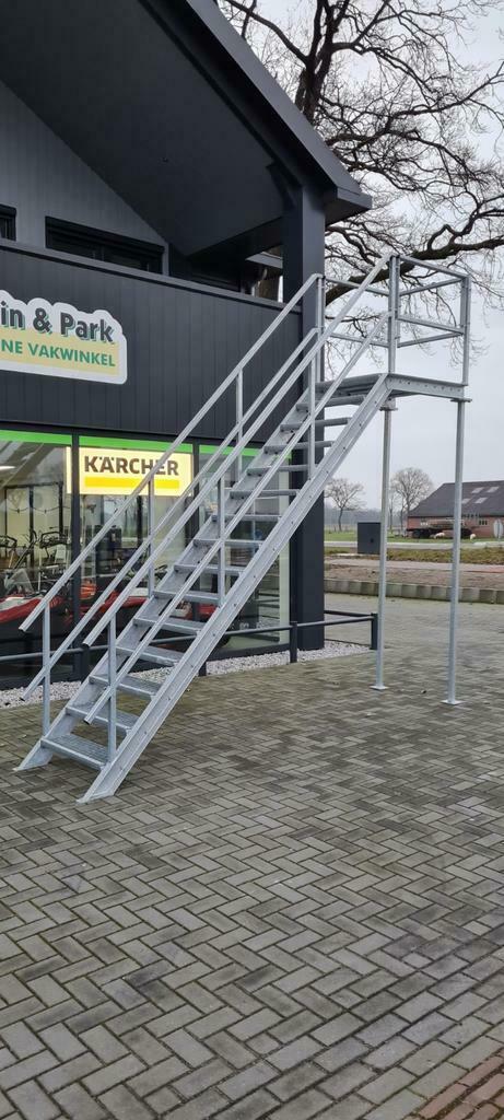 Stalen trappen van 2,6 t/m 4.0mtr op voorraad now1308, Ophalen of Verzenden, Nieuw, Trap, 2 tot 4 meter