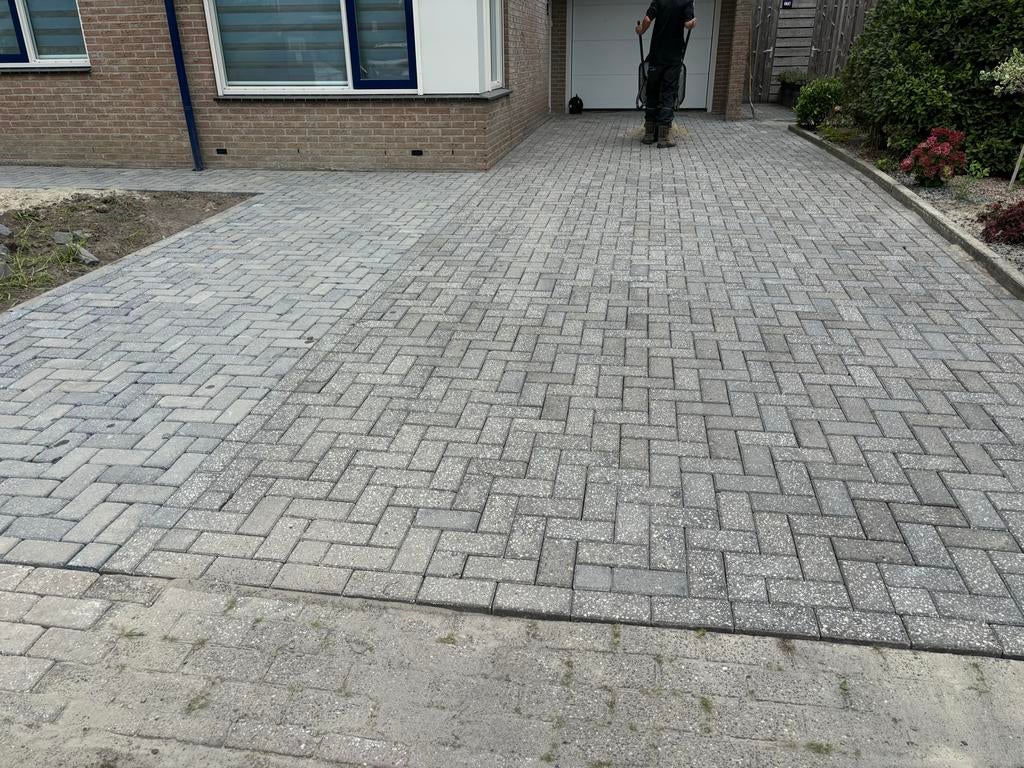 Herbestrating / Nieuwe Bestrating, Bestrating