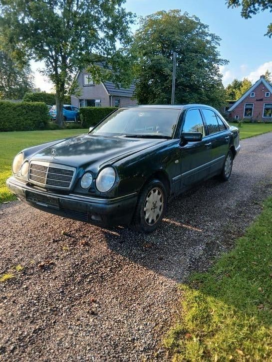 Mercedes W210 E320 4matic 1998 in onderdelen, Links, Ophalen of Verzenden, Mercedes, Motorkap