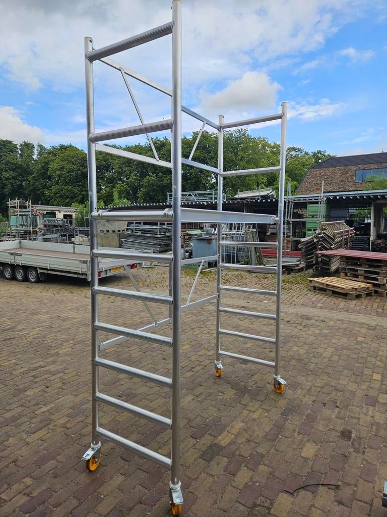 Custers kamersteiger met leuning nieuw werkhoogte 4 mtr, Doe-het-zelf en Verbouw, Steigers, Ophalen, 2 tot 5 meter, Custers, .