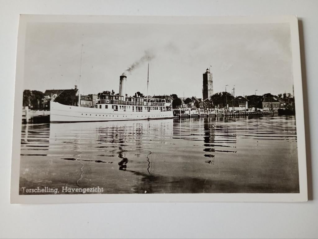 Terschelling Haven met Scheepvaart 1950, Ophalen of Verzenden, 1940 tot 1960, Gelopen, Waddeneilanden