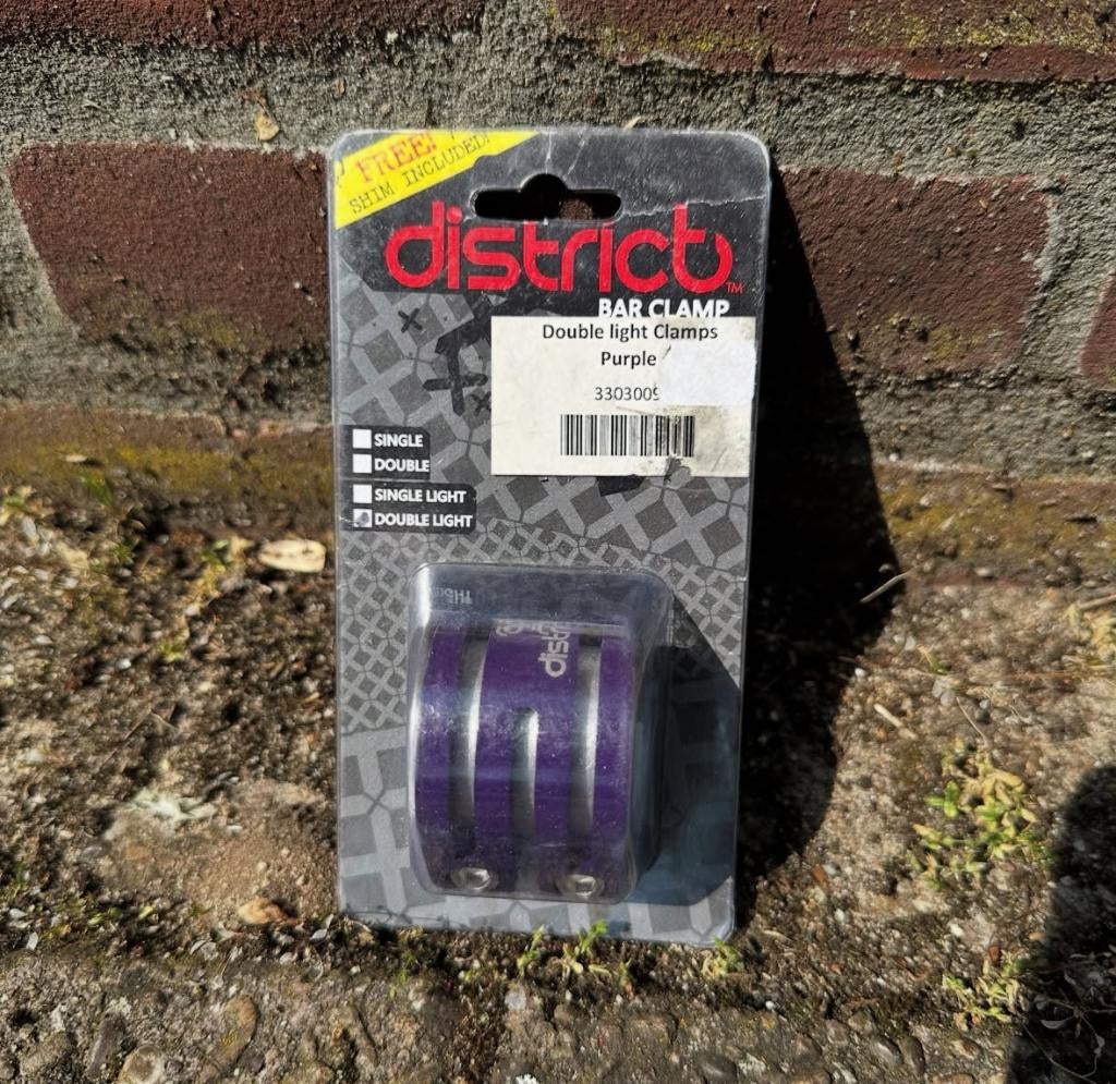 Nieuwe District double light stuntstep clamp, Sport en Fitness, Overige Sport en Fitness, Nieuw, Ophalen of Verzenden