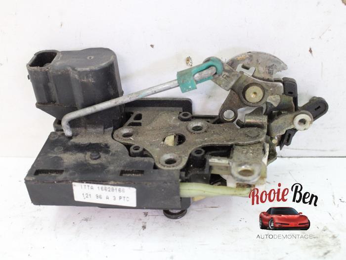 Deurslot Mechaniek 4Deurs rechts-achter van een Chevrolet Bl, Gebruikt, -, Ophalen of Verzenden, -