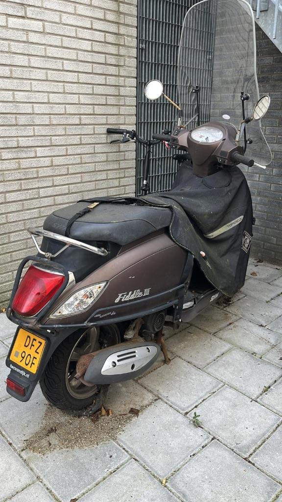 SYM Fiddle 3 (heeft reparatie nodig), Fietsen en Brommers, Scooters | SYM, Ophalen, Gebruikt, Maximaal 45 km/u, Benzine